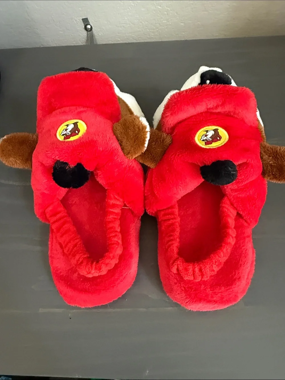 Kids Plush Buc-ees Slippers - size large (2-3)